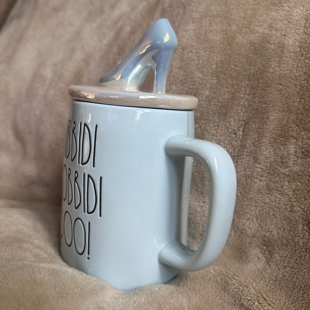 Rae Dunn Cinderella Mug with Lid - Picture 4 of 4
